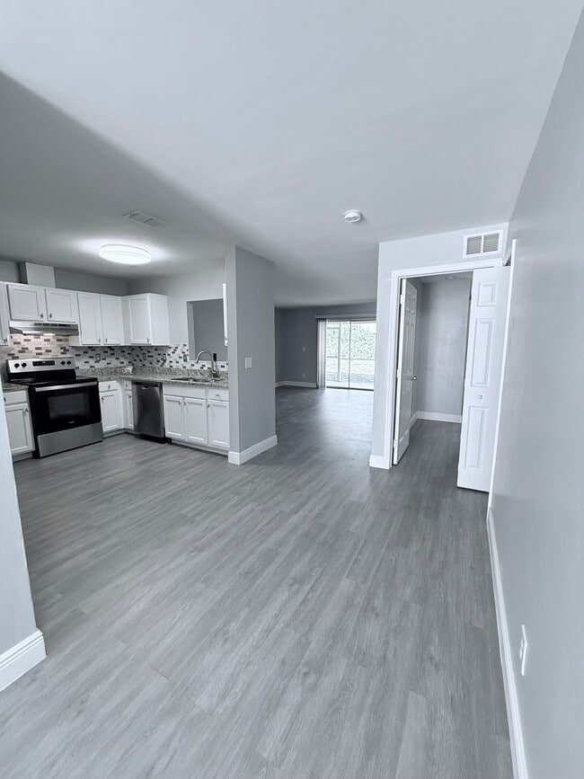 Building Photo - 5316 28th St SW