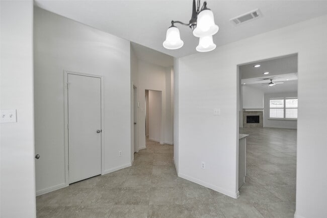 Building Photo - 27077 Crown Chase Dr