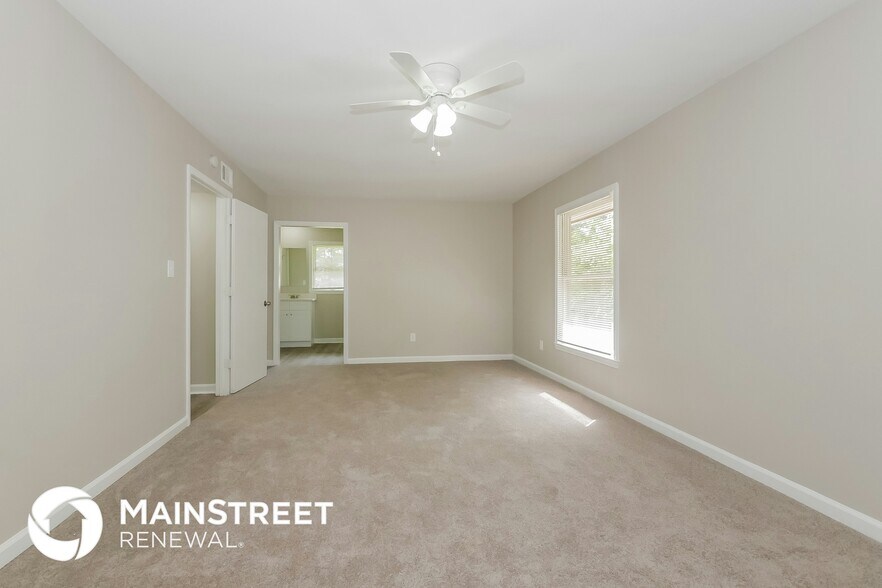 Building Photo - 2242 Marion Ln