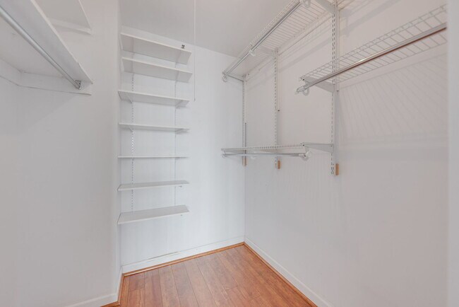 Building Photo - 10 E Ontario St