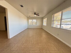 Building Photo - 2205 Farr St