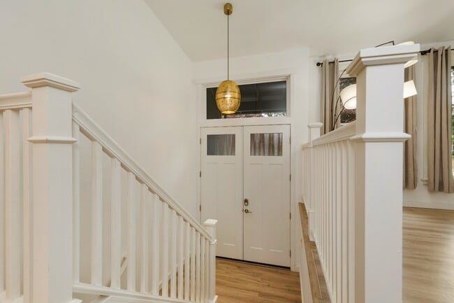 Building Photo - Newly Renovated Bothell Home Sitting on 1 Acre of Land!