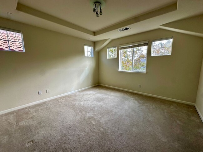 Building Photo - STYLISH SPACES FACING A GREENBELT DETACHED...