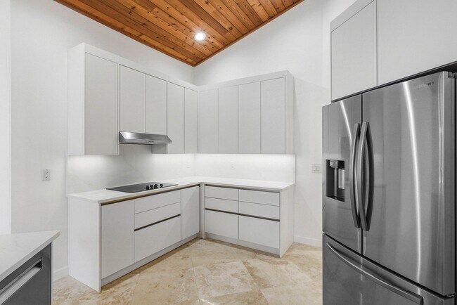 Building Photo - 4720 NW 28th Ave