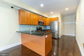 Building Photo - 838 N 15th St