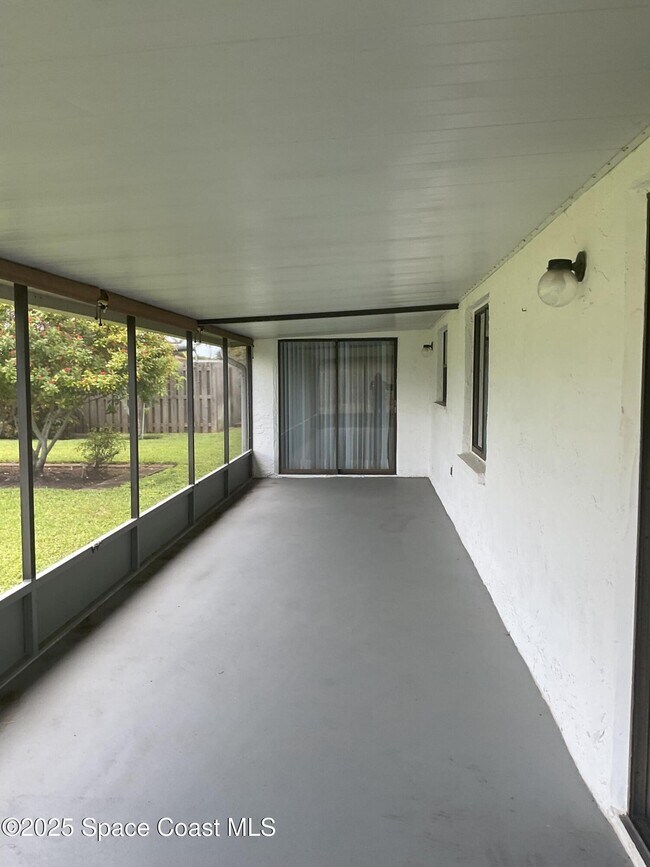 Building Photo - 2435 Sykes Creek Dr