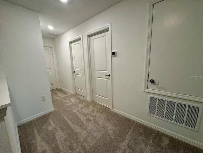 Building Photo - 3037 Canary Ave
