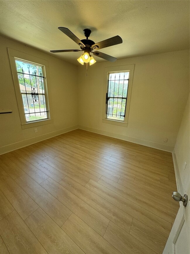 Building Photo - 3428 Reeves St