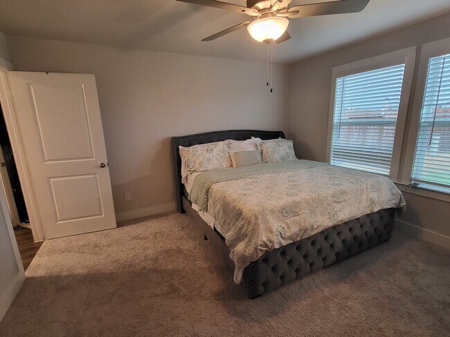 Primary bedroom - 20535 Prairie Cypress Dr