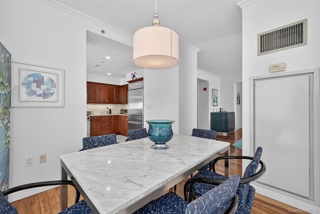 Building Photo - 10 City Pl