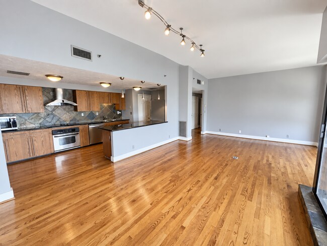 Building Photo - 3030 McKinney Ave