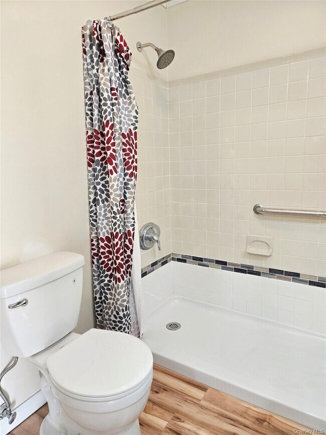 Building Photo - 199 Pointe Cir N