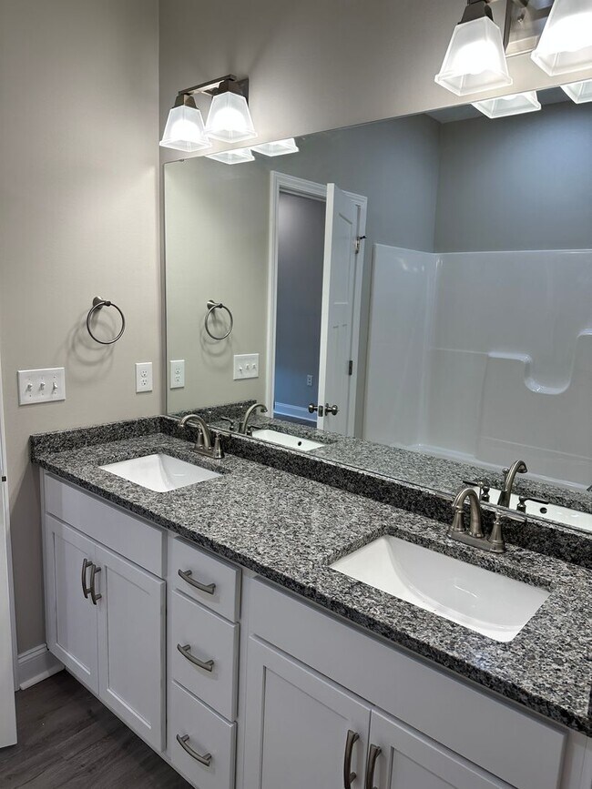 Building Photo - 2766 Cedrus Ave