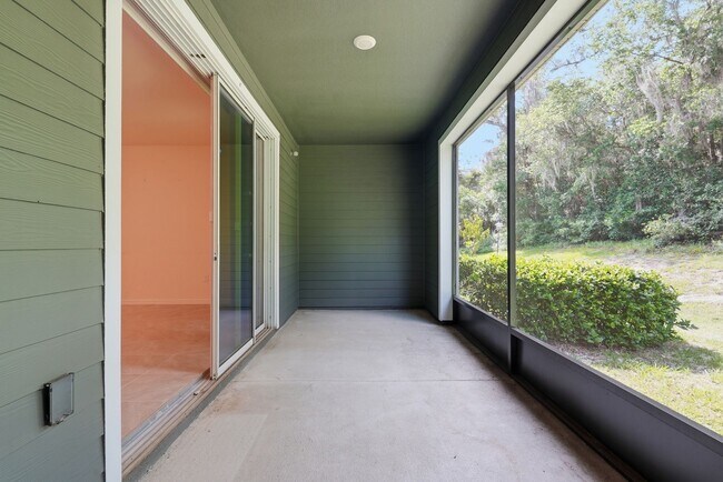 Building Photo - 13753 NW 9 Rd