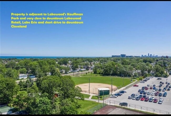 Building Photo - 1303 Lakeland Ave