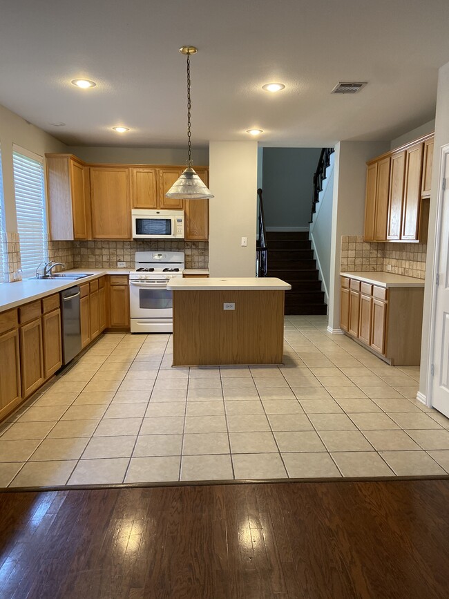 Building Photo - 11753 Ficus Dr