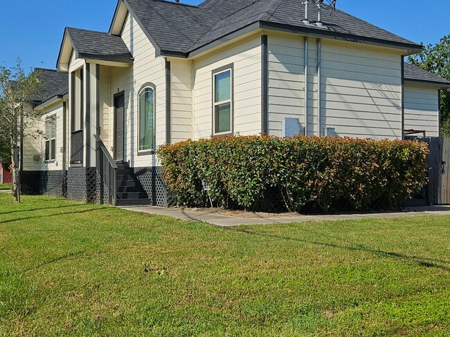 Building Photo - 4801 Wenda St