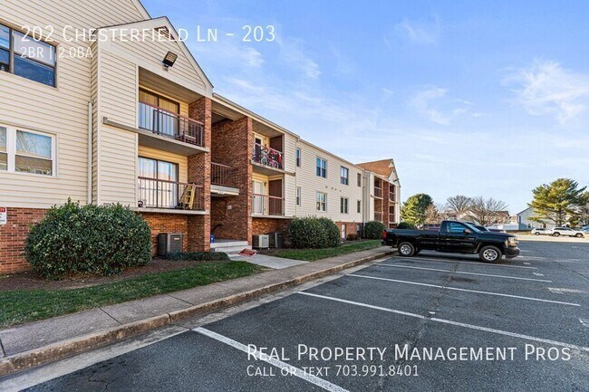 Building Photo - 202 Chesterfield Ln