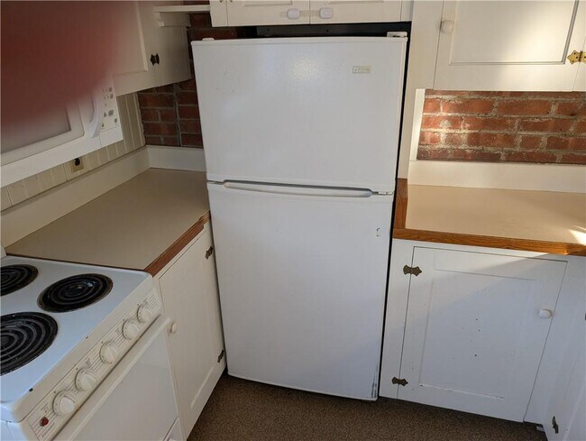 Building Photo - 25 Waterway