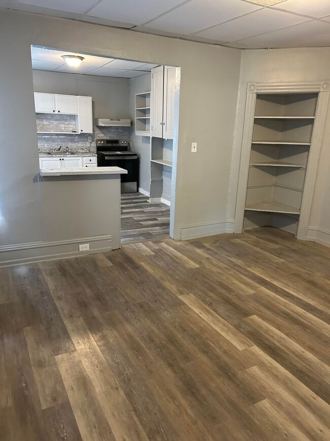 Building Photo - 535 George St