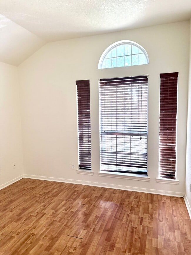 Building Photo - 4307 Derik Dr