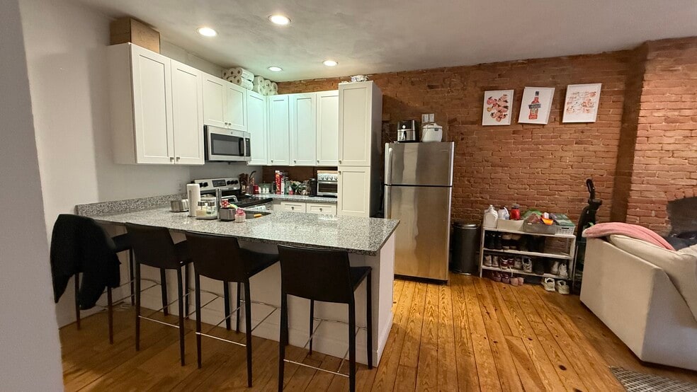 Building Photo - 74 Fenway