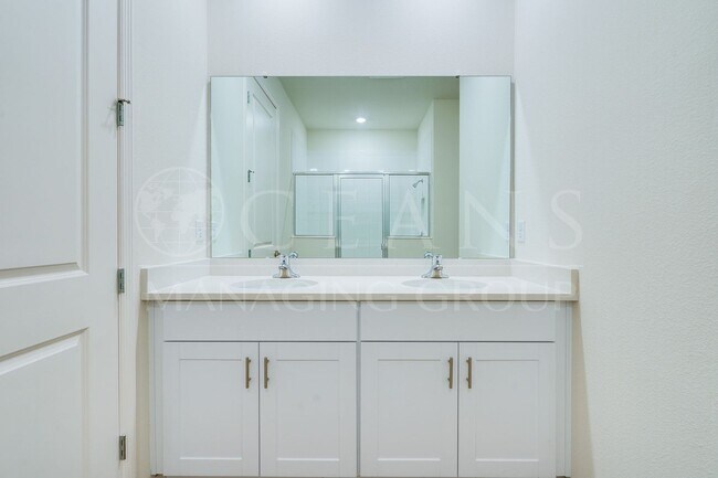 Building Photo - Refined Living in Halifax Plantation – Con...