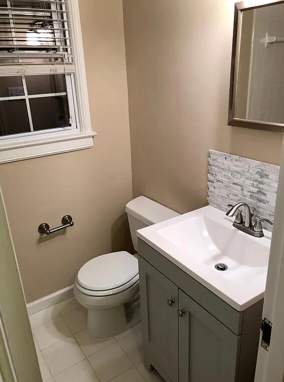 Building Photo - 427 Wakefield Dr