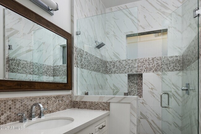 Building Photo - 7730 N Mockingbird Ln