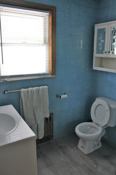 Building Photo - 27 Magoun Ave