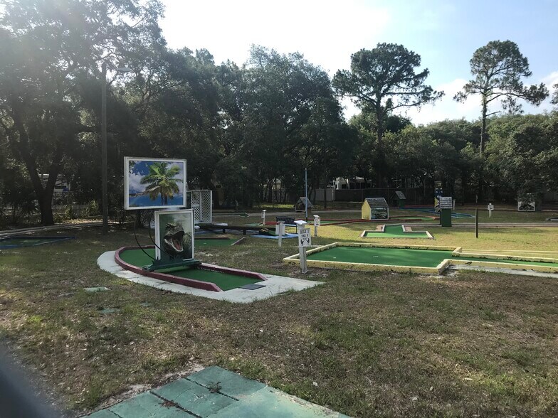 Community amenity; Putt-putt - 3000 Clarcona Road