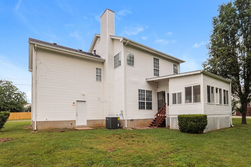 Building Photo - 5701 Chestnutwood Trail