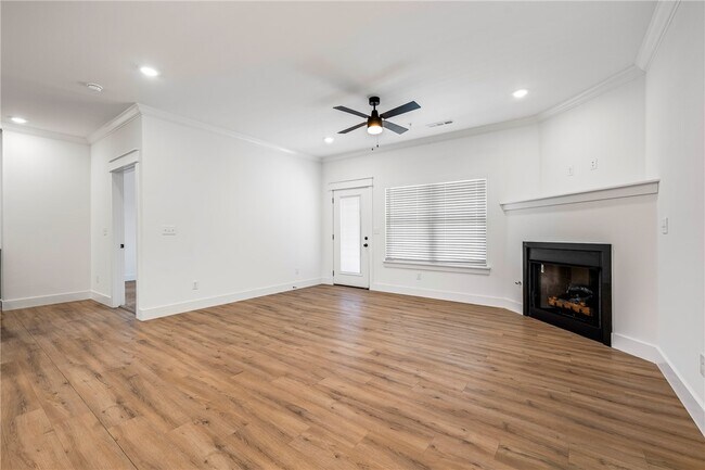 Building Photo - 1610 S 17th Pl