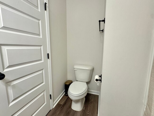 Building Photo - AVAILABLE NOVEMBER [PET FRIENDLY]