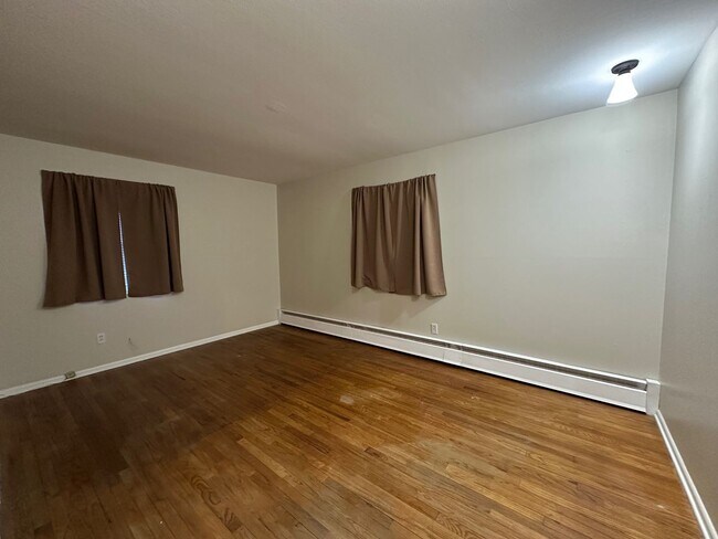 Building Photo - South Hill 3-Bedroom, 2-Bath Rancher with Finished Basement