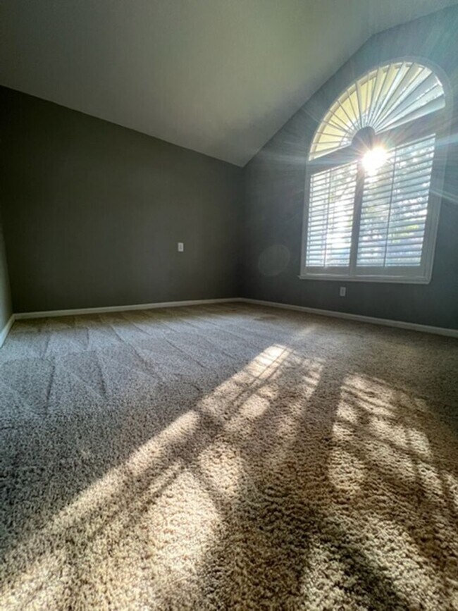 Building Photo - Charming 3 Bedroom 2 Bath with Large Backyard on Corner lot