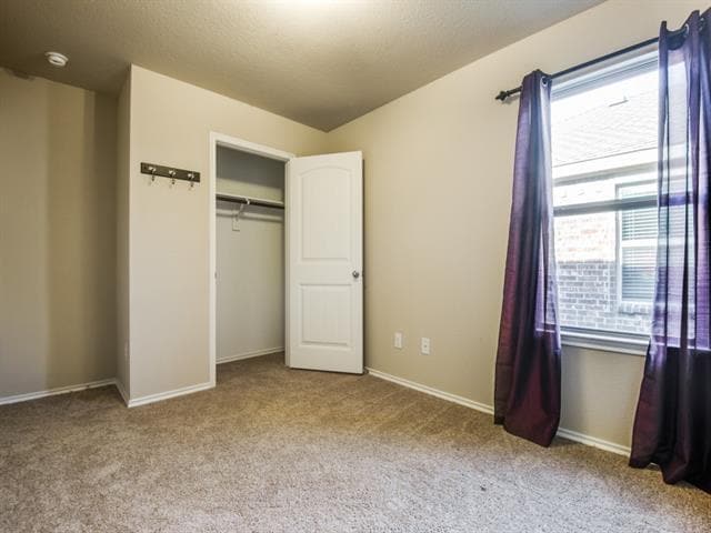 Building Photo - 1122 Roman Dr