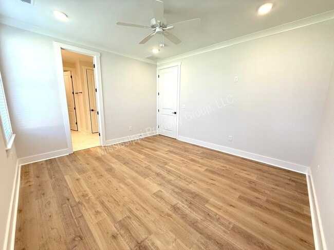 Building Photo - 4BD/4.5BA IN THE RESERVE PHASE II
