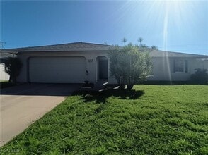 Building Photo - 1815 SE 11th Ave