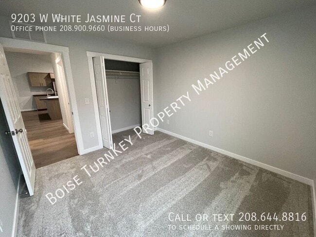 Building Photo - 9203 W White Jasmine Ct