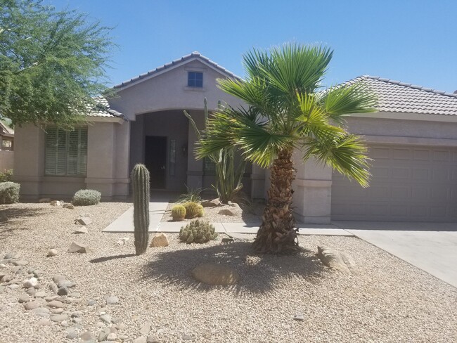 Building Photo - Beautiful spacious 3 b 2 bth 1834 sq ft home