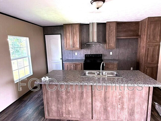 Building Photo - 112 Cloverleaf Ct