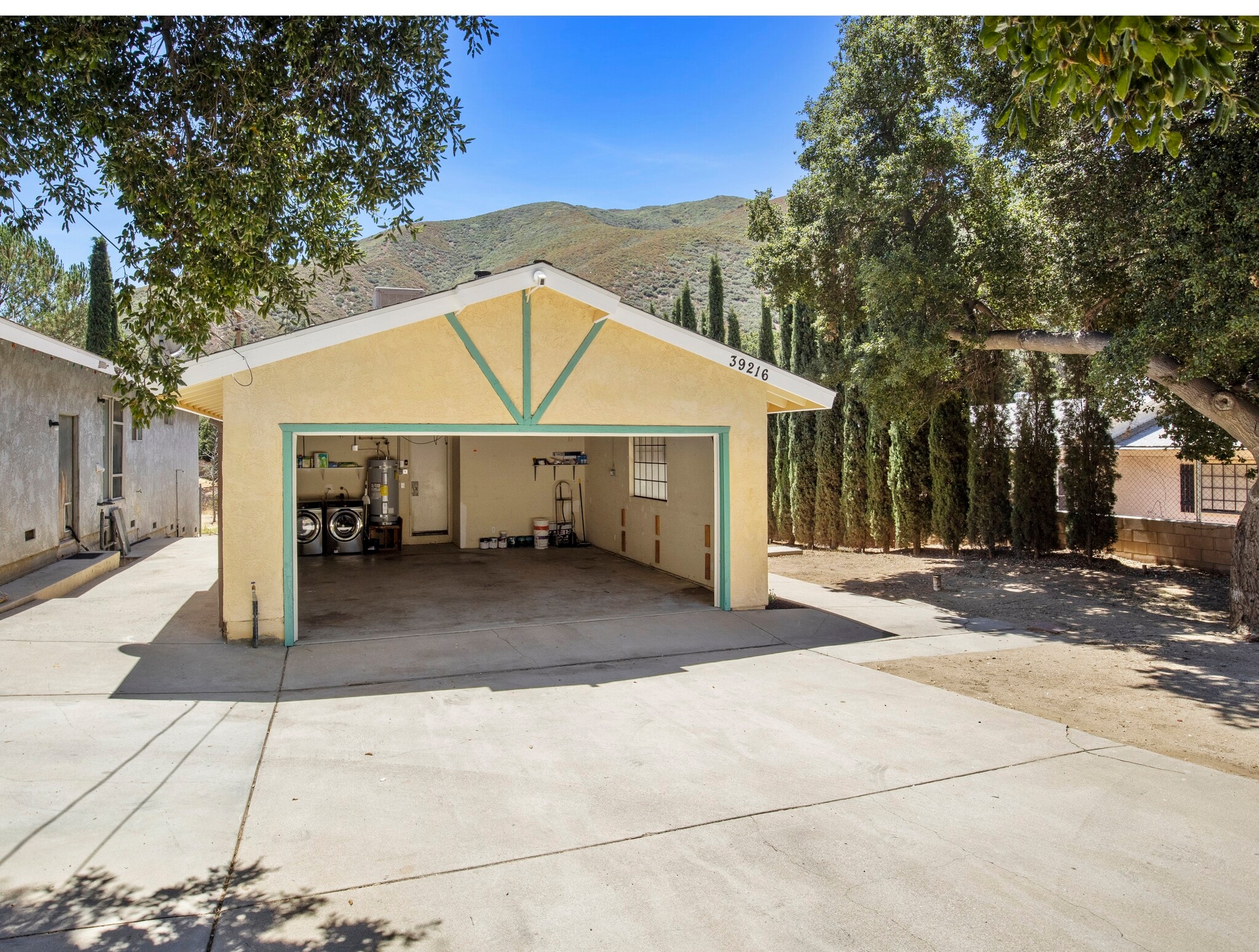 Building Photo - 39216 San Francisquito Canyon Rd