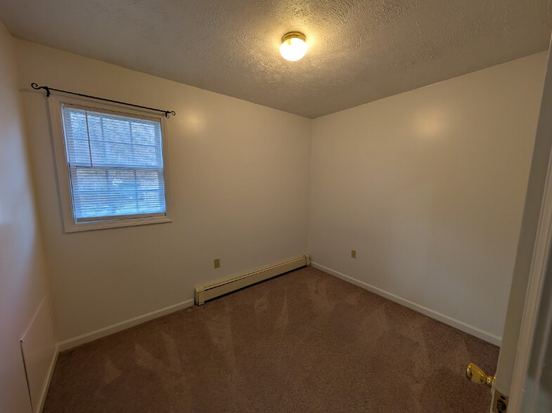 Building Photo - 1008 8th Ave