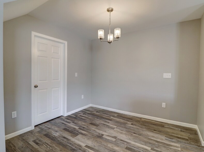 Building Photo - 3338 6th Way E
