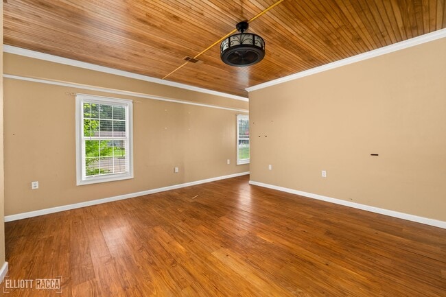 Building Photo - 2020 Clover Ln