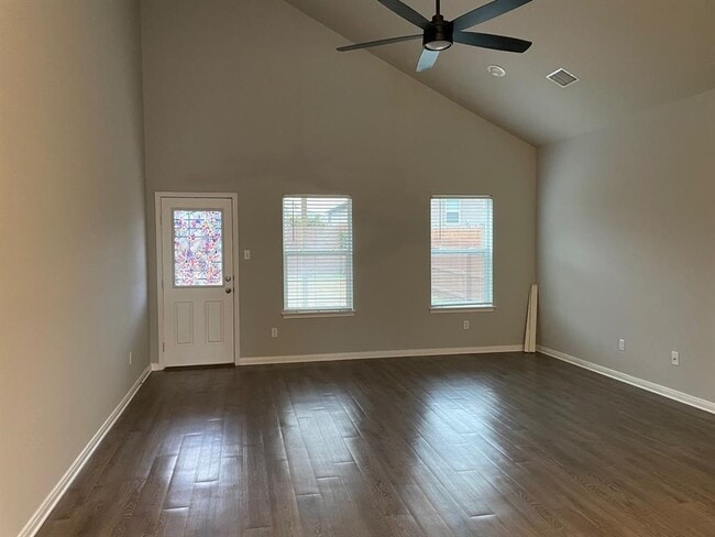 Building Photo - 665 Donegal Ln