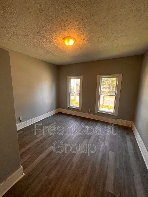 Building Photo - 3318 W 30th St