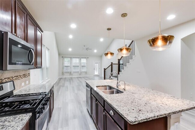 Building Photo - 14202 Alloro Dr