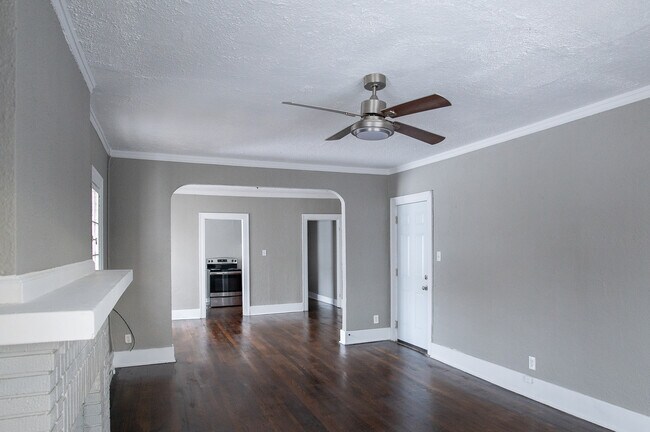 Building Photo - 501-503 W Norman